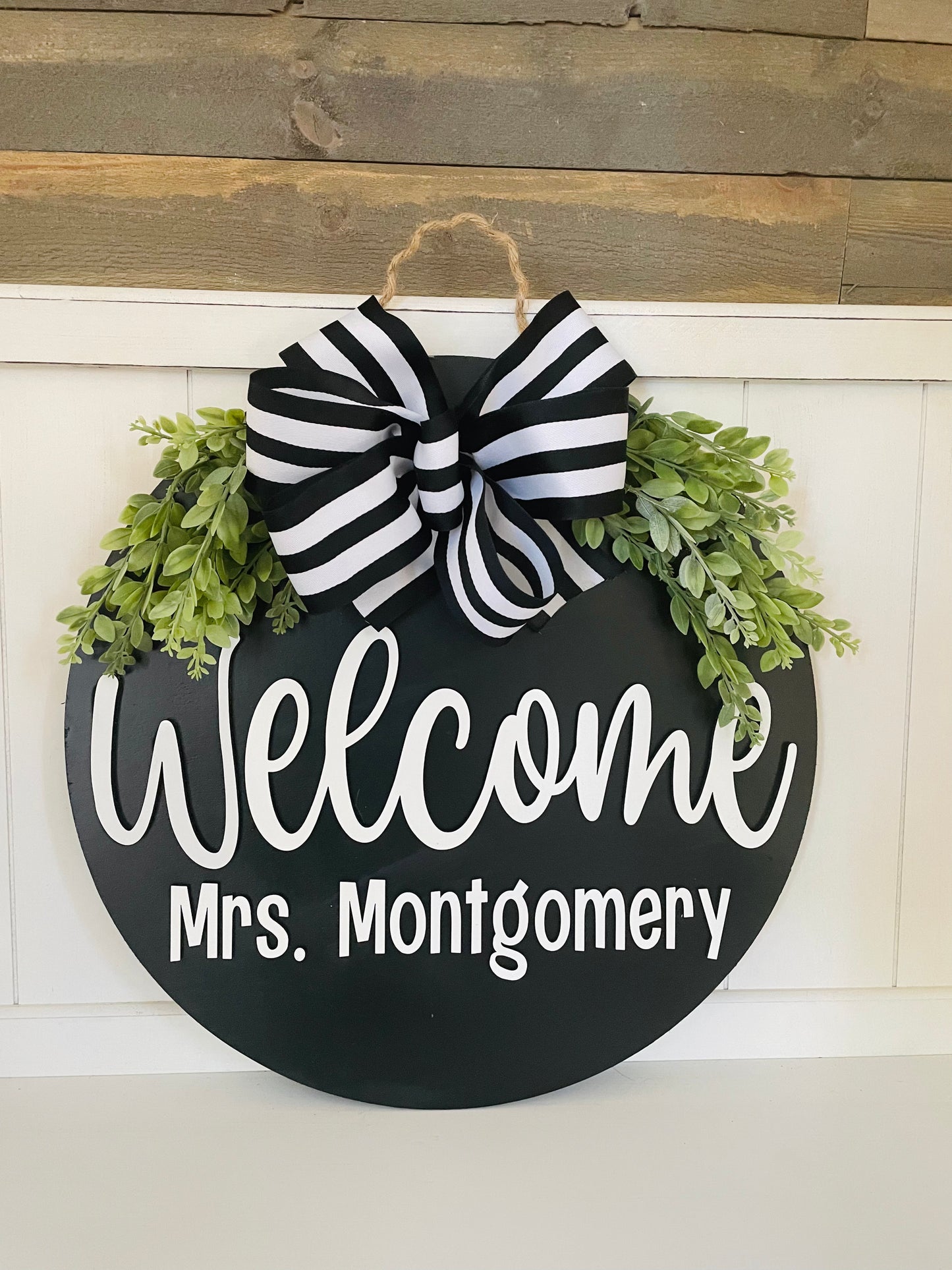18” Welcome Round Sign