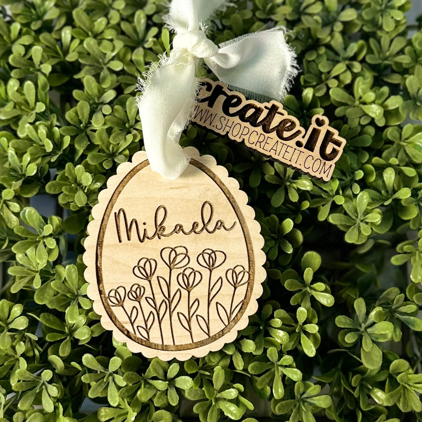 Scalloped egg engraved  tag