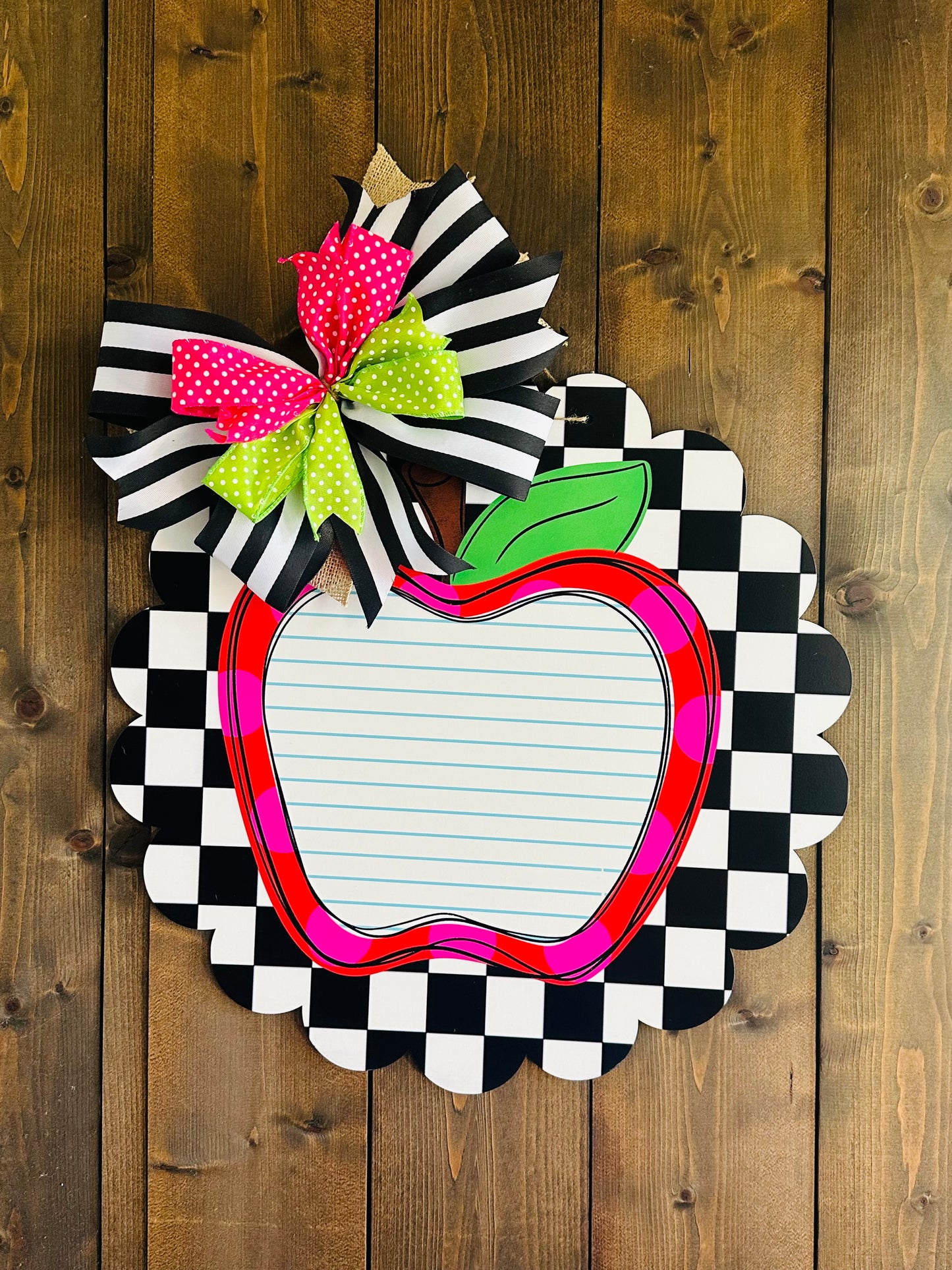 Checkered apple door hanger